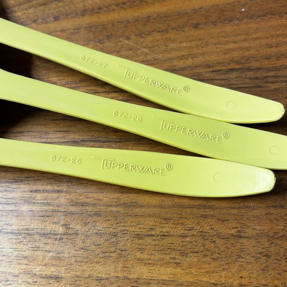 Tupperware vintage harvest gold condiment caddy with lids and spoons - Picture 3 of 12